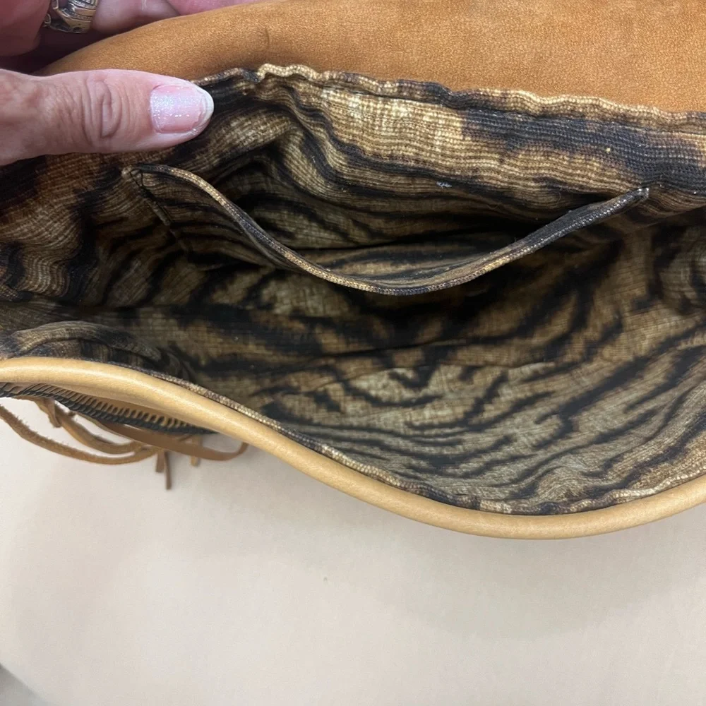 Handcrafted Lion Design Tan Leather Bag signed by L. Lyndall - Picture 7 of 7